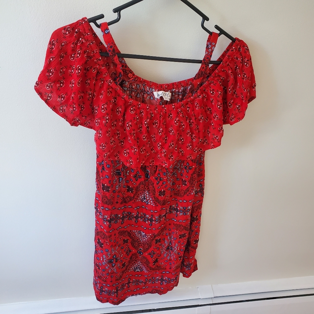 Wallflower Bohemian off the shoulder spaghetti strap dress. Size large juniors